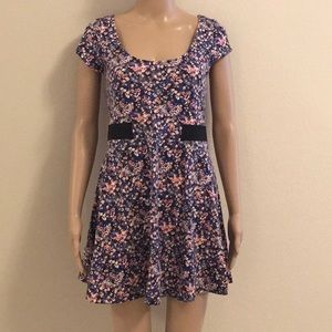 Like new floral dress American Eagle size M